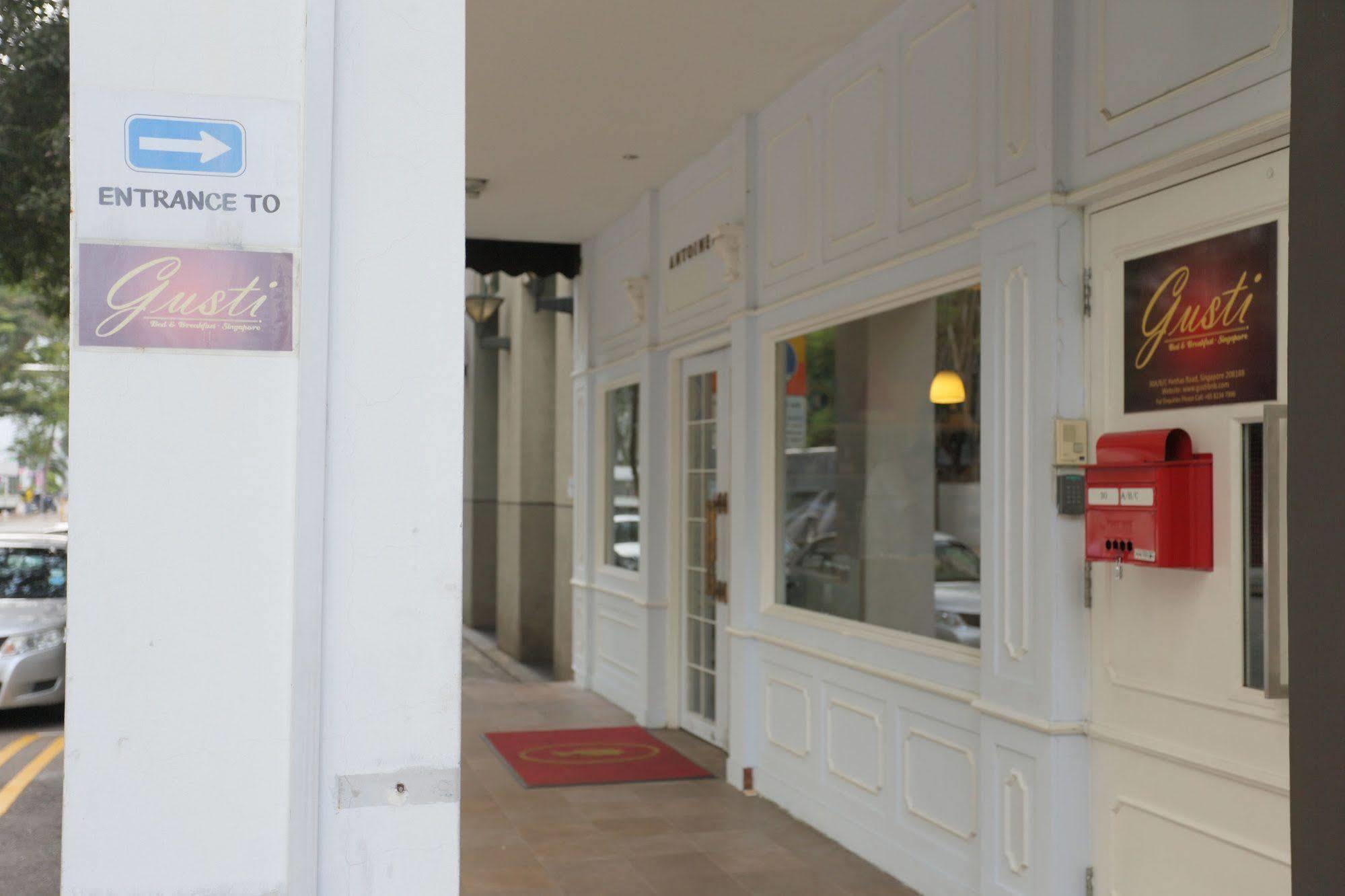 Gusti Bed & Breakfast Singapour Extérieur photo