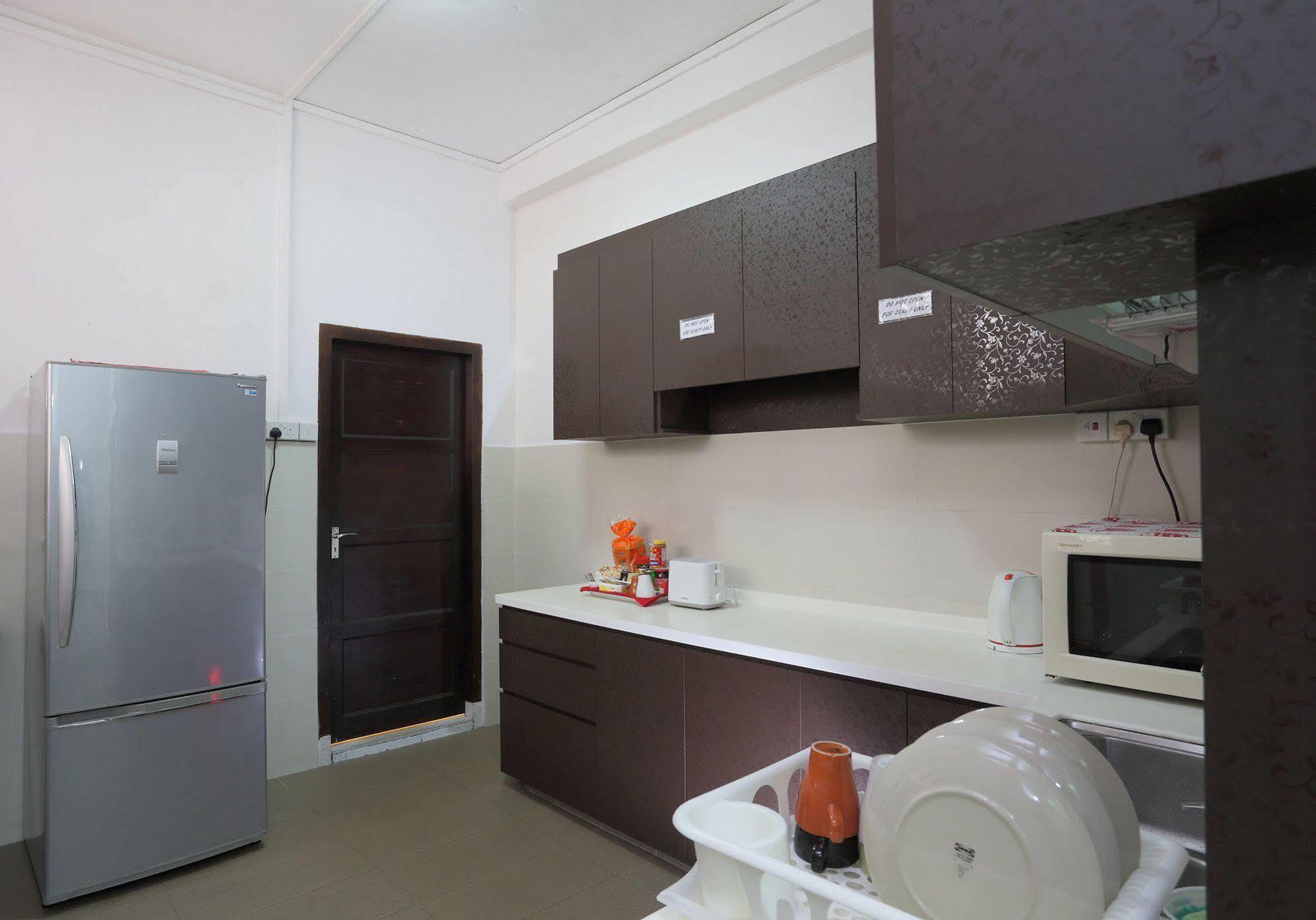 Gusti Bed & Breakfast Singapour Extérieur photo